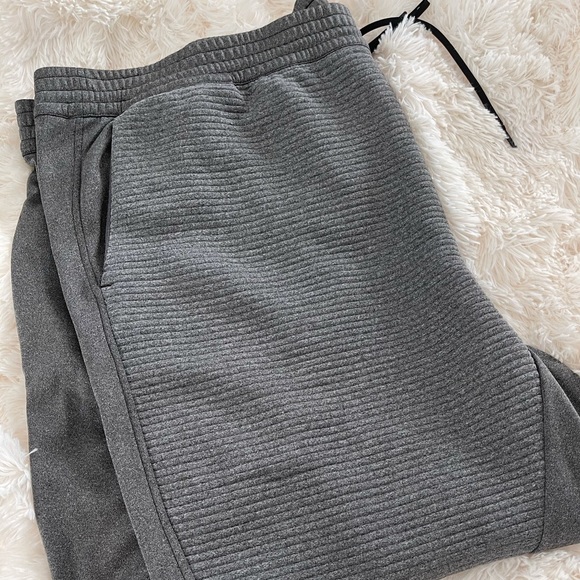 Men - Reebok sweat pants. Side pockets. - Picture 2 of 4